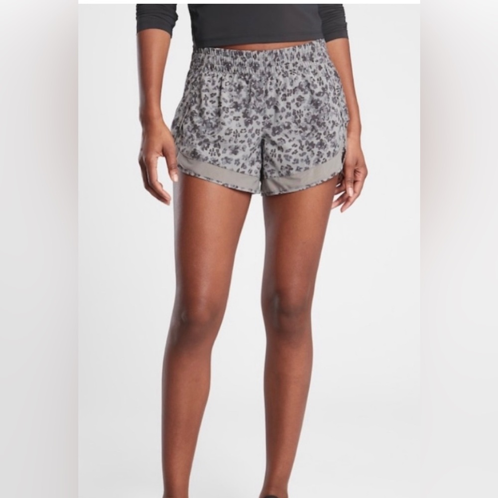 Athleta 4” racer run shorts